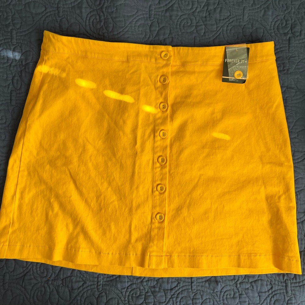 NWT Forever 21 2X yellow button down denim stretchy skirt.
